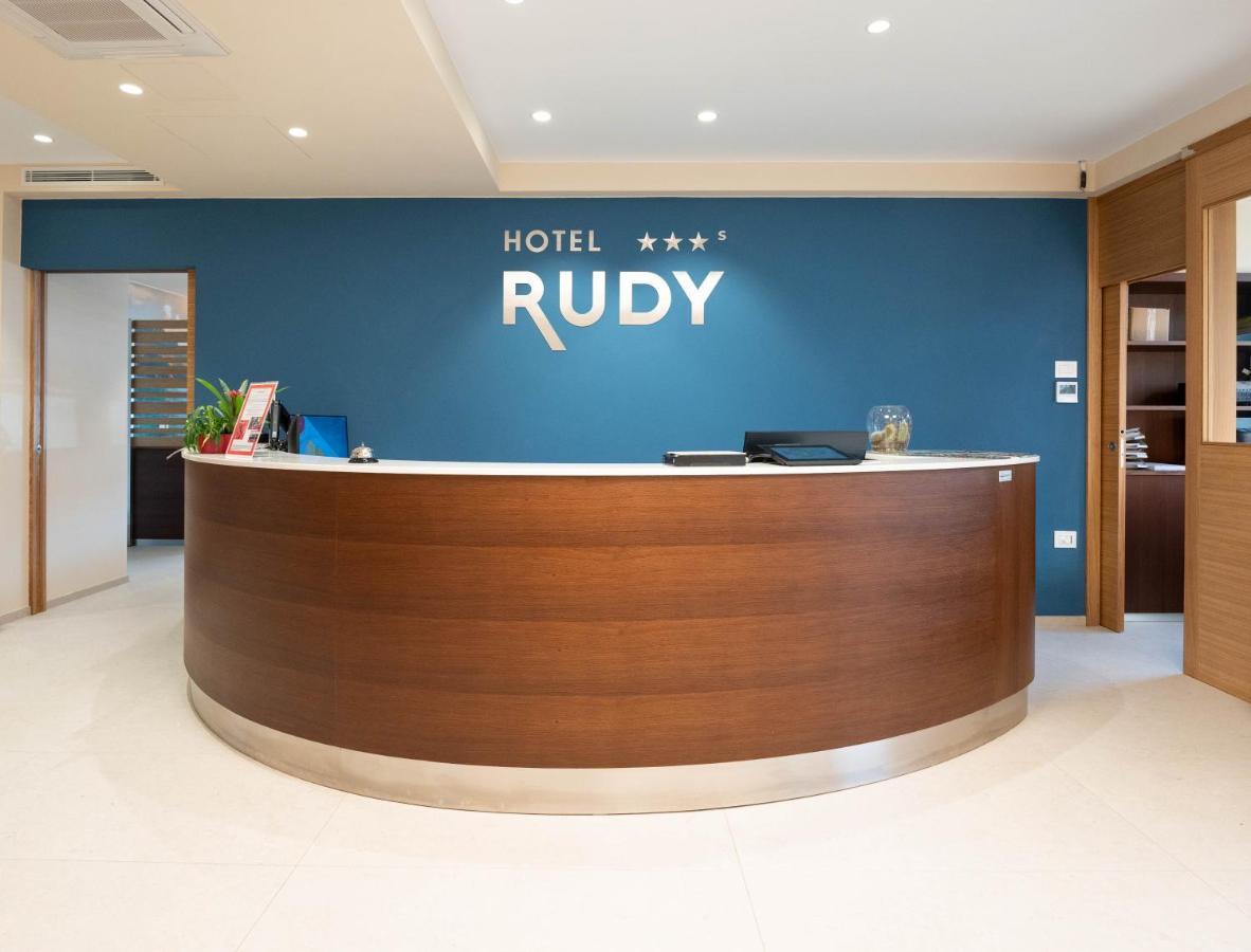 Hotel Rudy Riva del Garda Exterior foto
